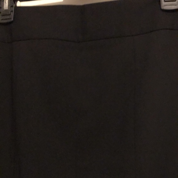NWT LIZ Claiborne skirt size 10P black. - Picture 4 of 5